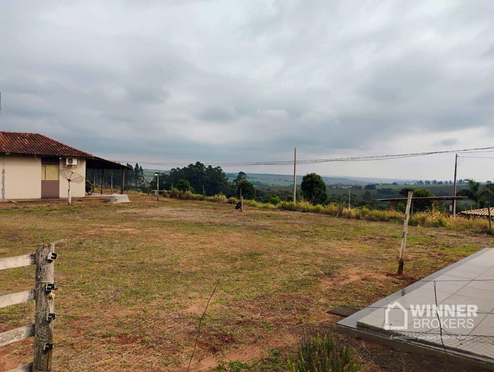 Sítio à venda com 3 quartos, 120m² - Foto 2