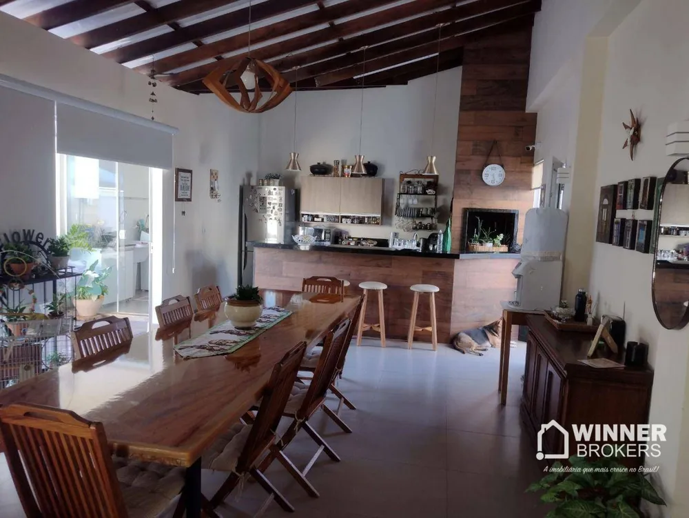 Casa, 3 quartos, 213 m² - Foto 1