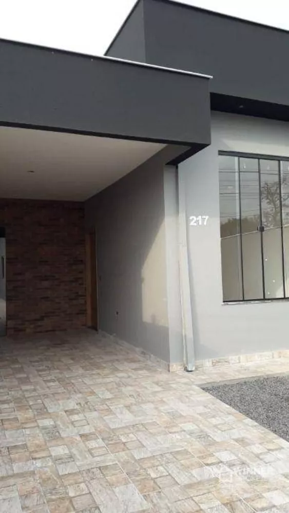 Casa à venda com 3 quartos, 84m² - Foto 1