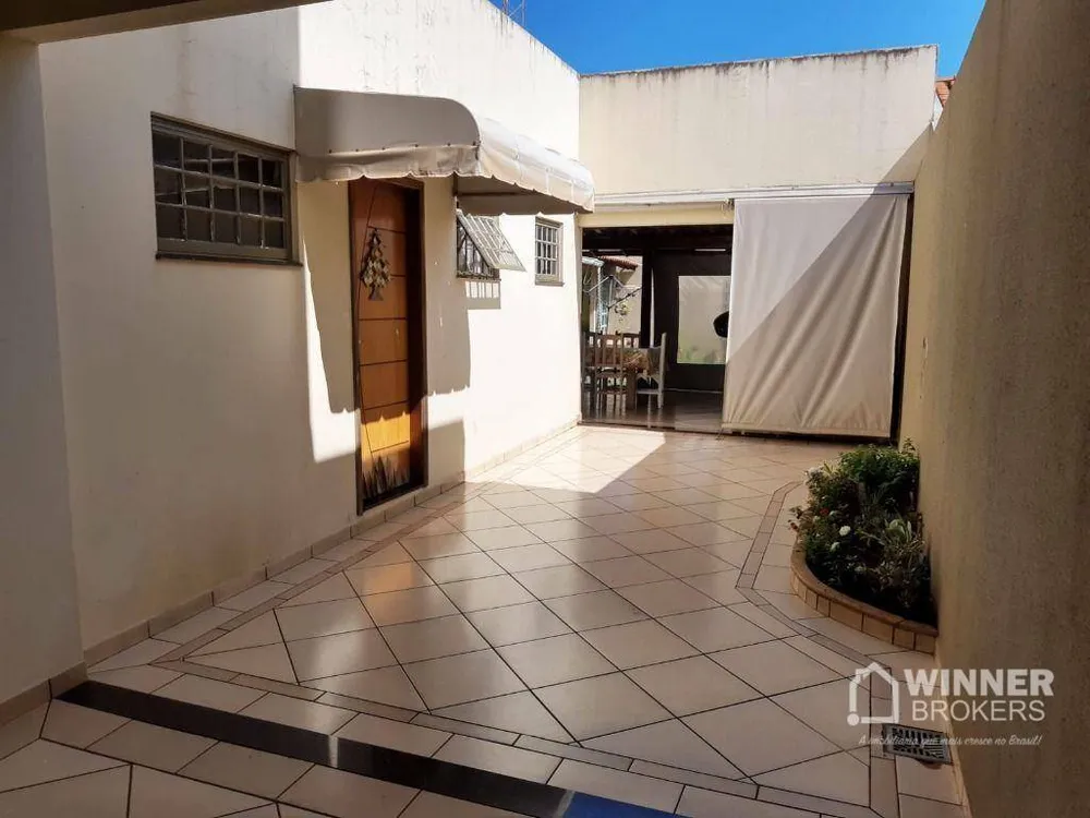 Sobrado, 4 quartos, 248 m² - Foto 2