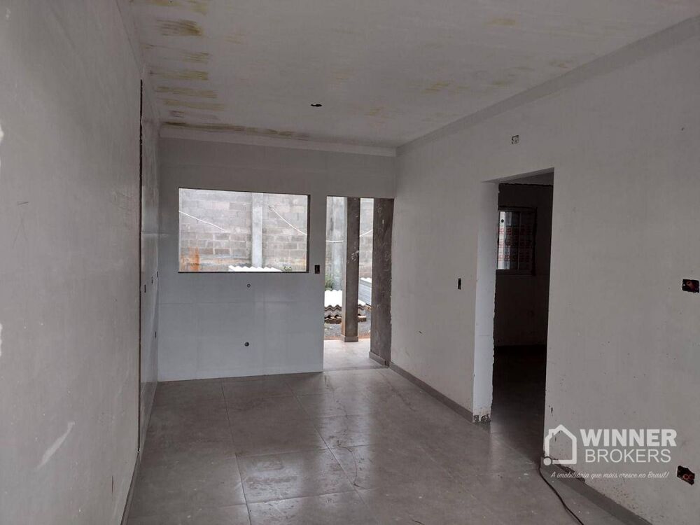 Casa à venda com 2 quartos, 60m² - Foto 2
