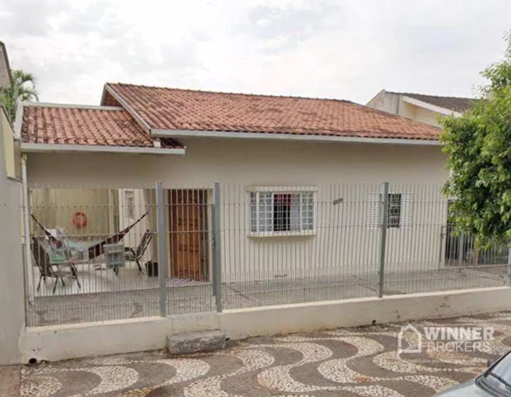 Casa à venda com 4 quartos, 220m² - Foto 1