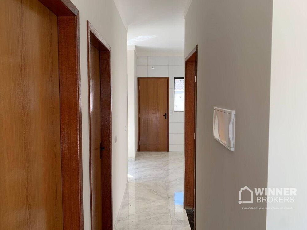 Casa à venda com 3 quartos, 69m² - Foto 1