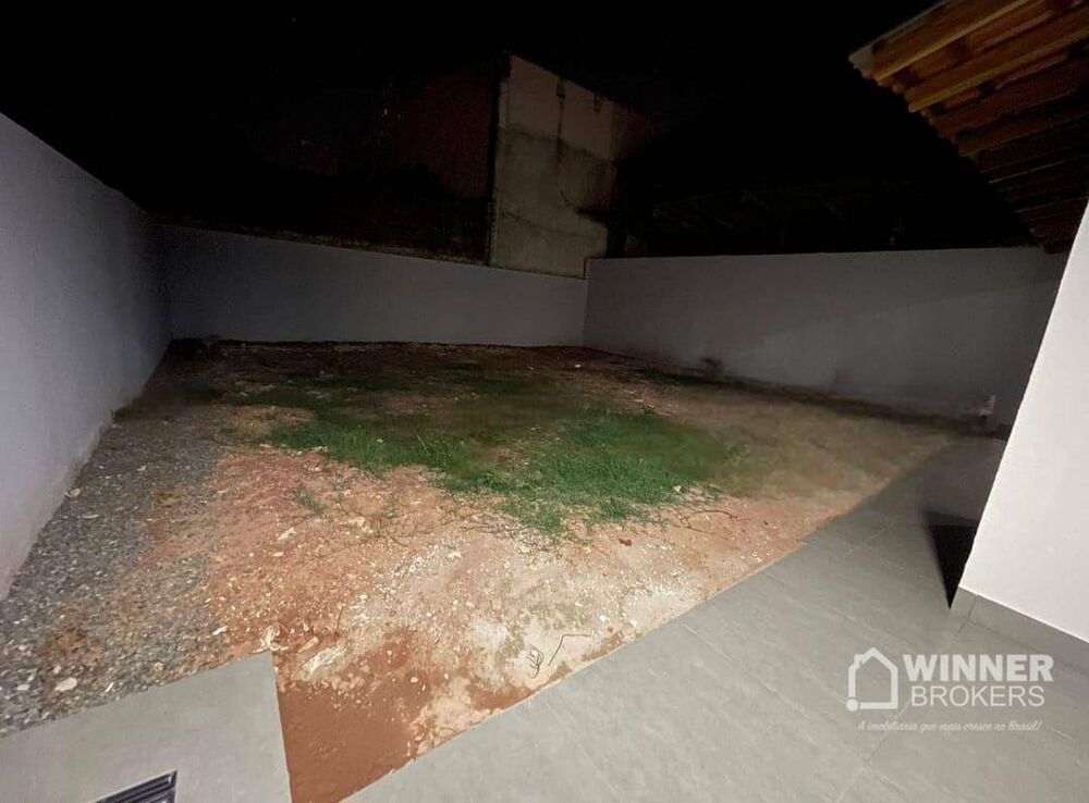 Casa à venda com 3 quartos, 200m² - Foto 14