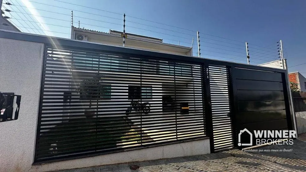 Sobrado, 3 quartos, 273 m² - Foto 1