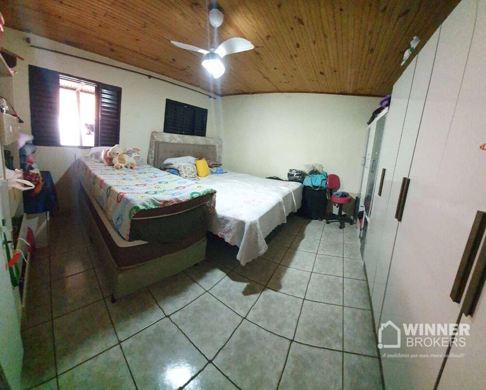 Casa à venda com 5 quartos, 192m² - Foto 4