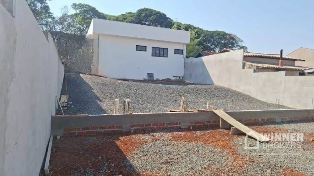 Casa à venda com 4 quartos, 193m² - Foto 2