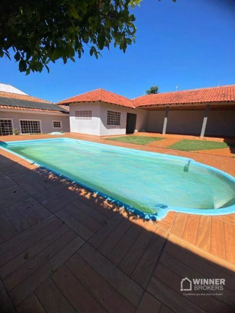 Casa à venda com 3 quartos, 360m² - Foto 2