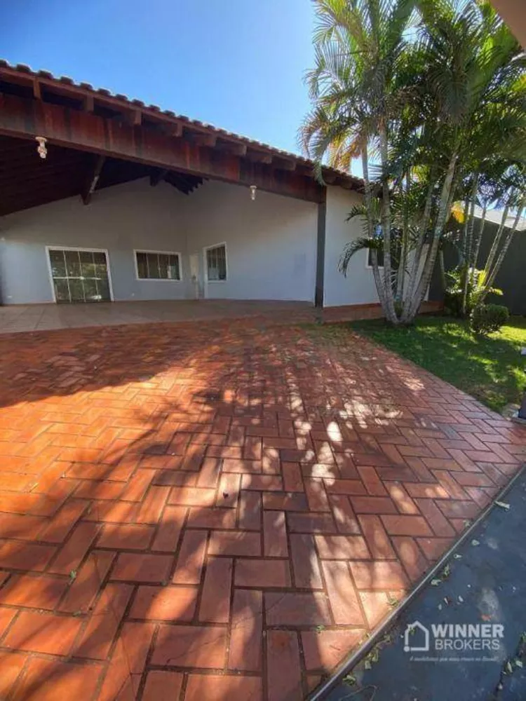 Casa à venda com 3 quartos, 360m² - Foto 1