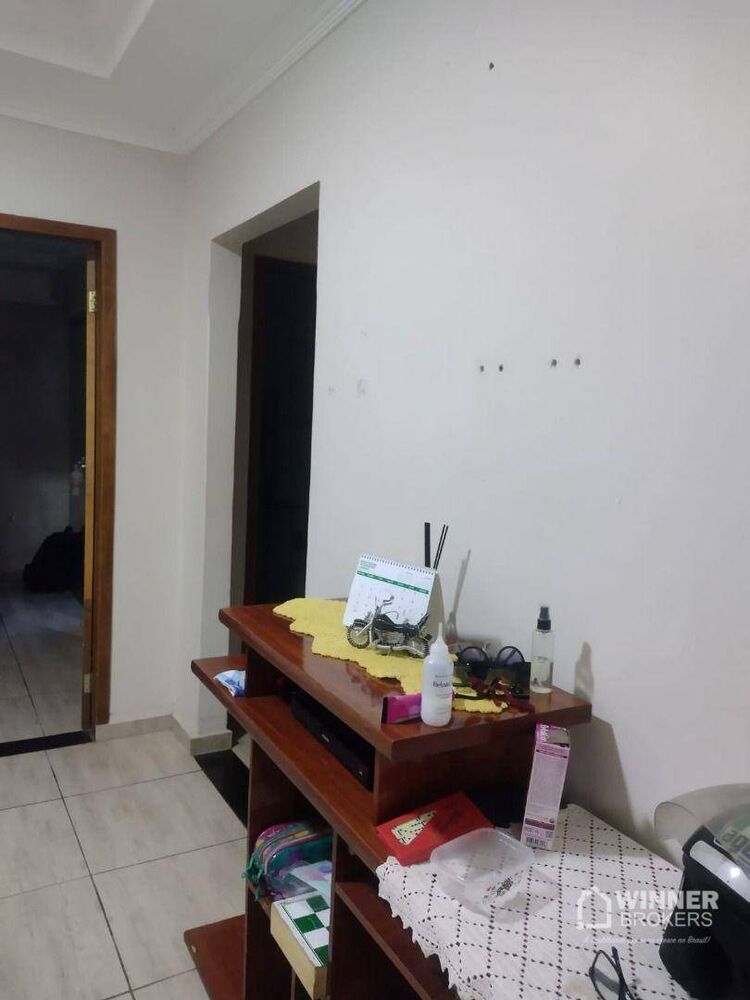 Sobrado à venda com 4 quartos, 220m² - Foto 1