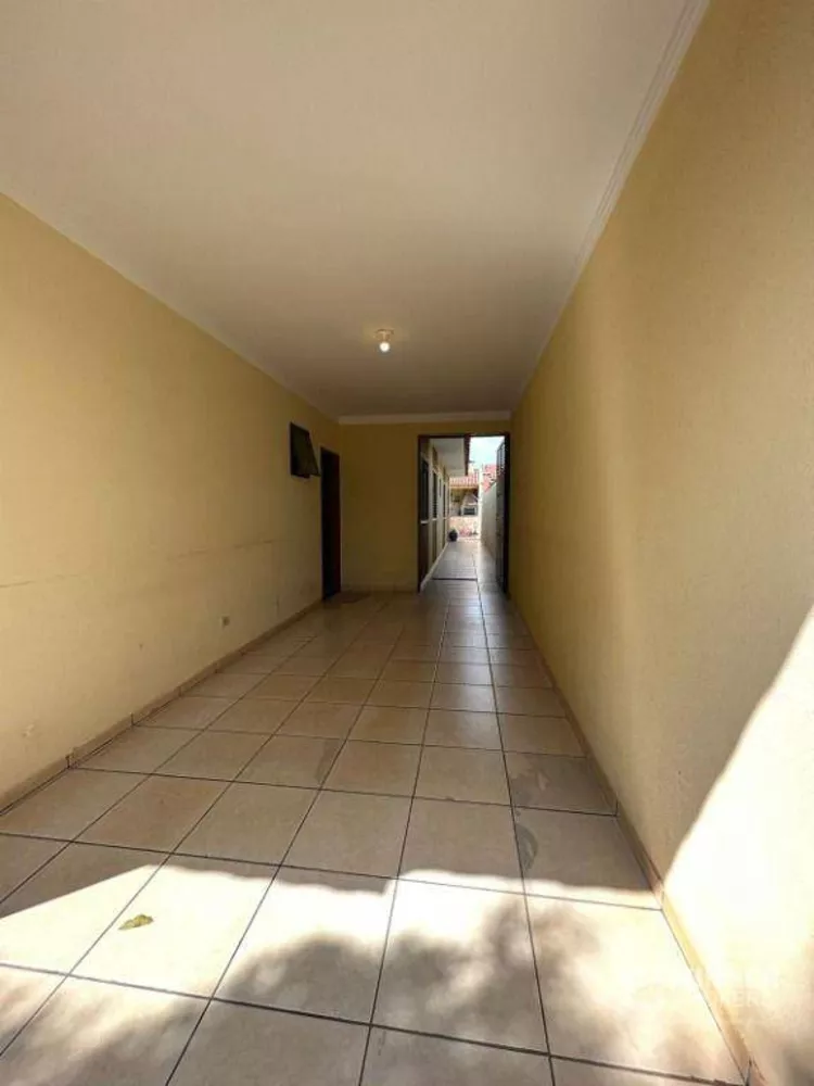 Casa à venda com 3 quartos, 124m² - Foto 2