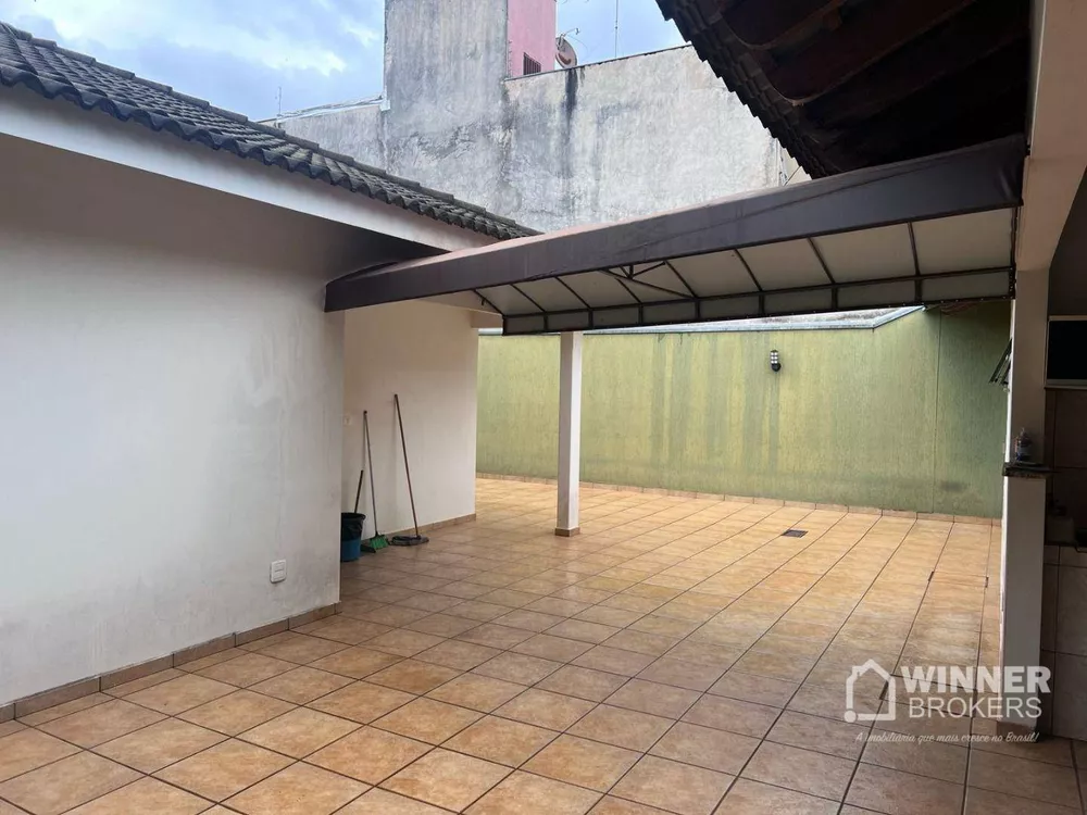 Casa à venda com 3 quartos, 187m² - Foto 4