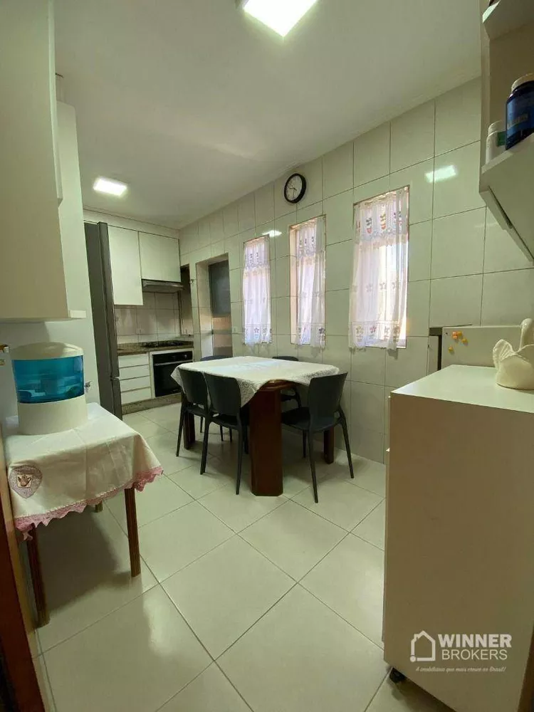 Apartamento à venda com 3 quartos, 107m² - Foto 2