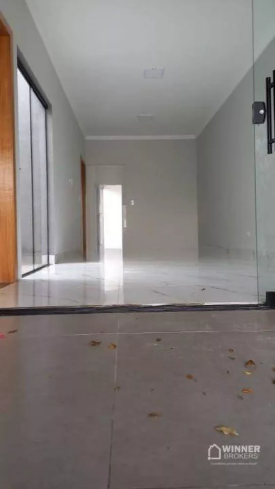 Casa à venda com 3 quartos, 105m² - Foto 2