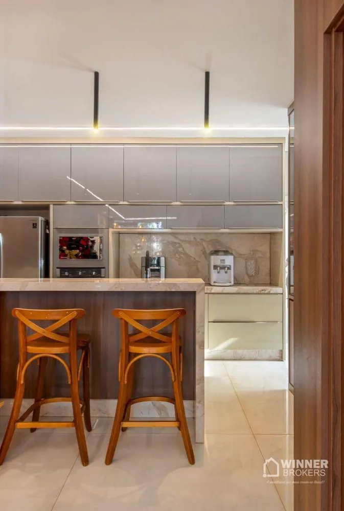 Casa, 4 quartos, 282 m² - Foto 2