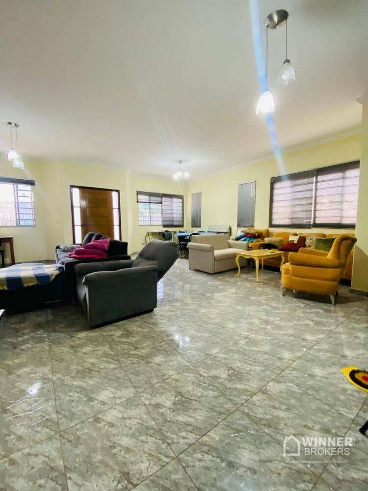 Sobrado à venda com 5 quartos, 309m² - Foto 1