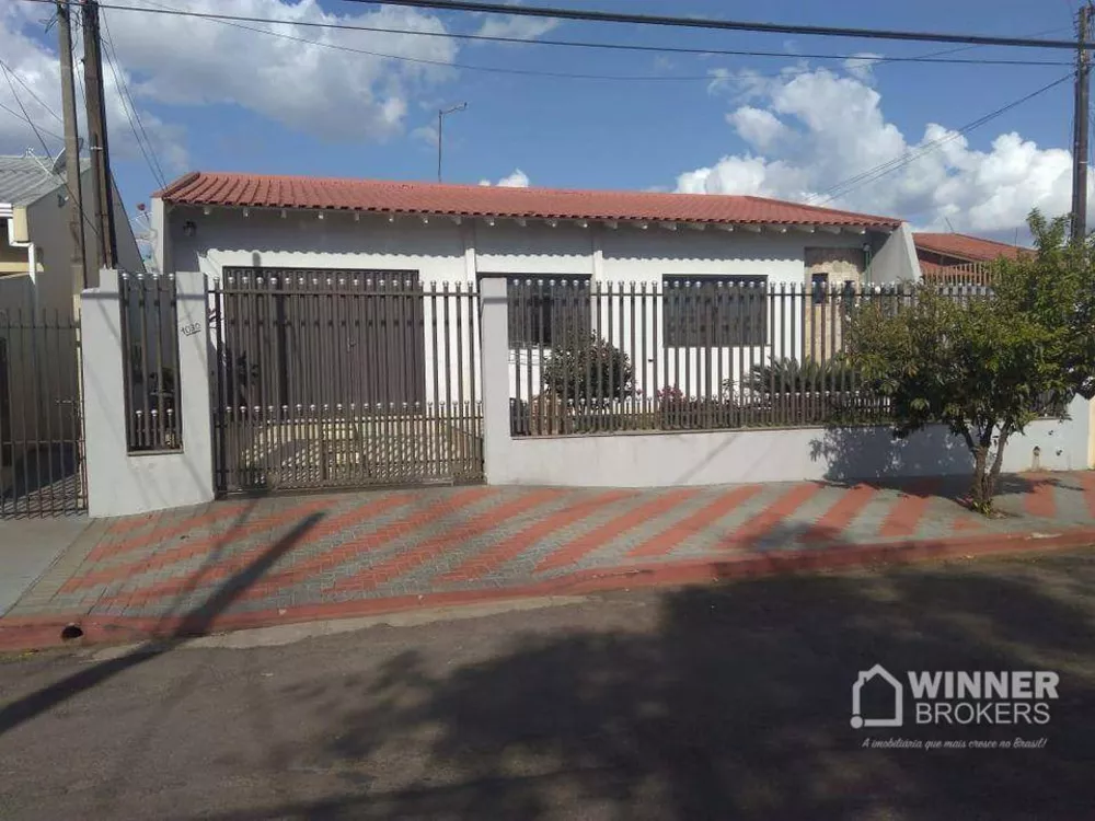 Casa à venda com 5 quartos, 274m² - Foto 1