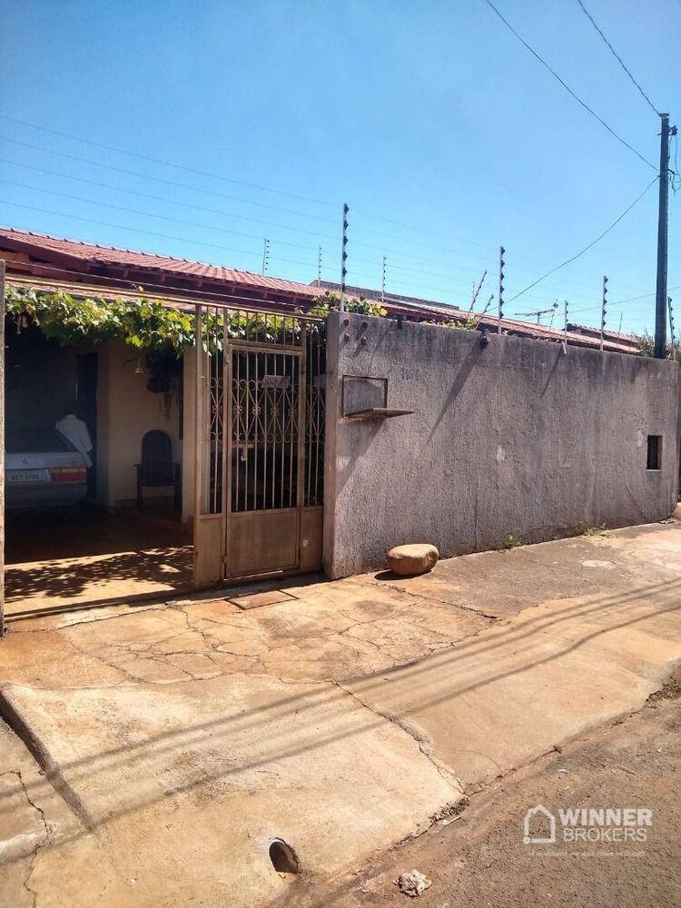 Casa à venda com 2 quartos, 170m² - Foto 1