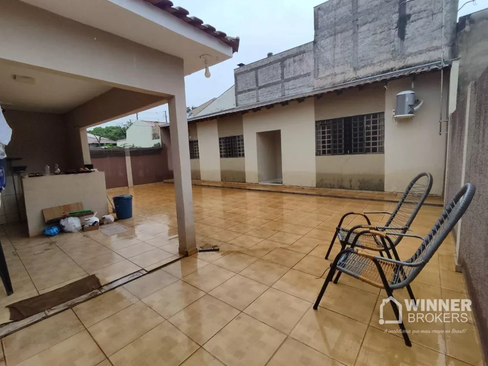 Casa à venda com 3 quartos, 300m² - Foto 3