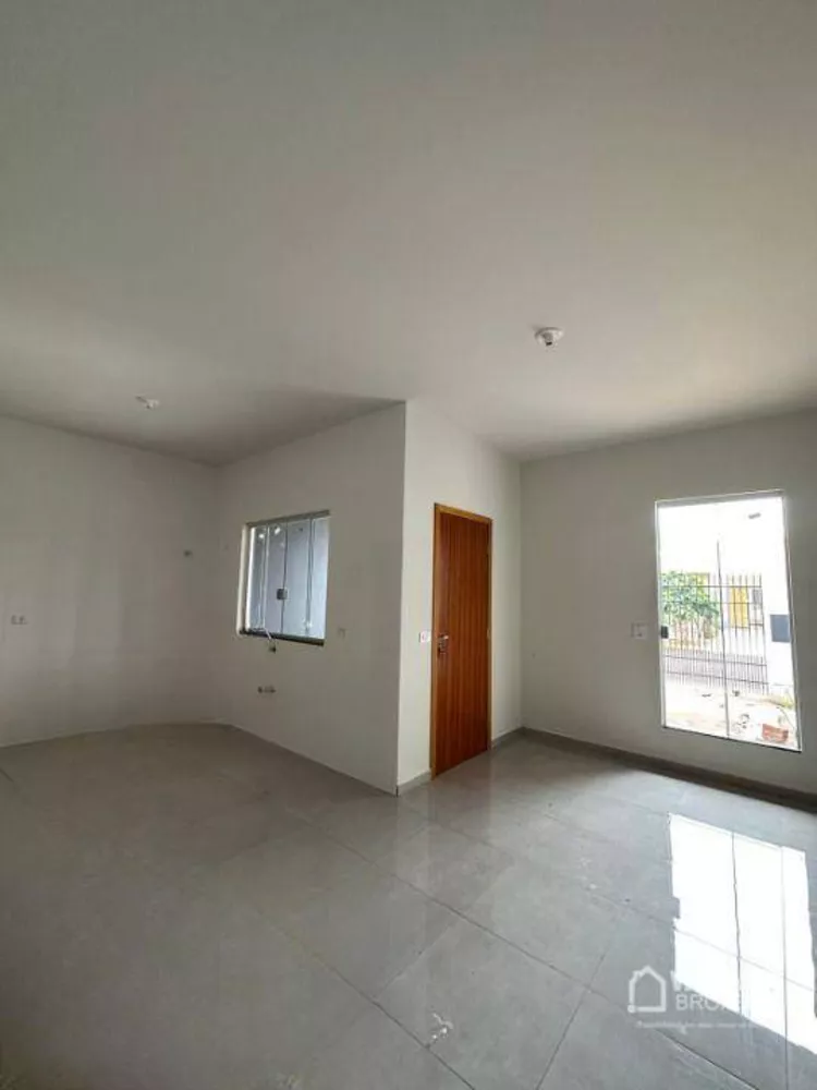 Casa à venda com 2 quartos, 80m² - Foto 3