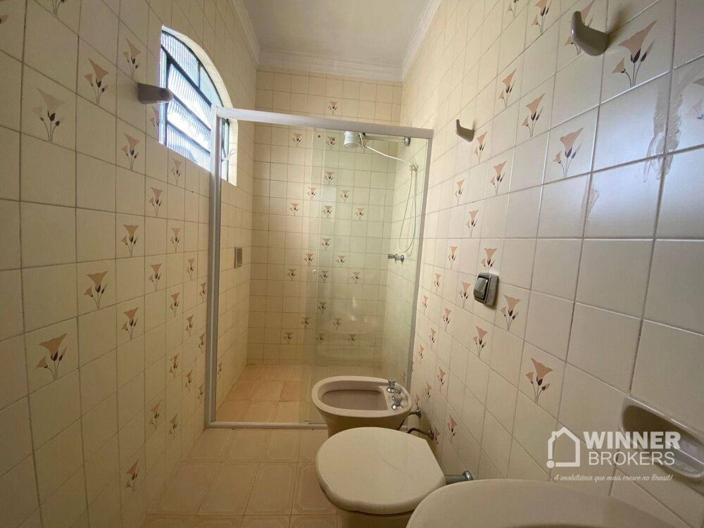 Casa à venda e aluguel com 6 quartos, 344m² - Foto 8