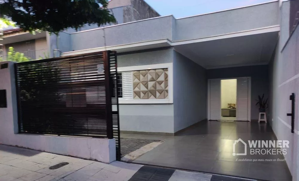 Casa à venda com 3 quartos, 135m² - Foto 1