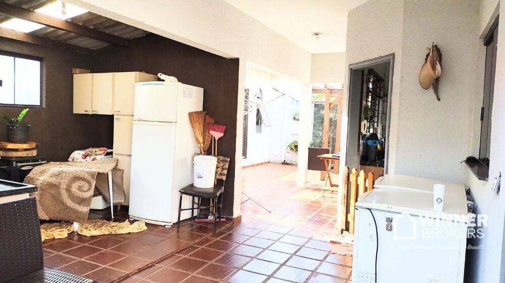 Casa à venda com 4 quartos, 250m² - Foto 10