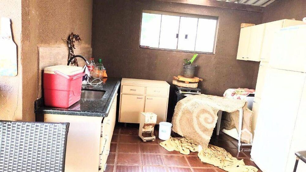 Casa à venda com 4 quartos, 250m² - Foto 11