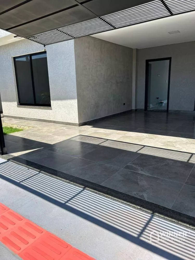 Casa à venda com 3 quartos, 168m² - Foto 2