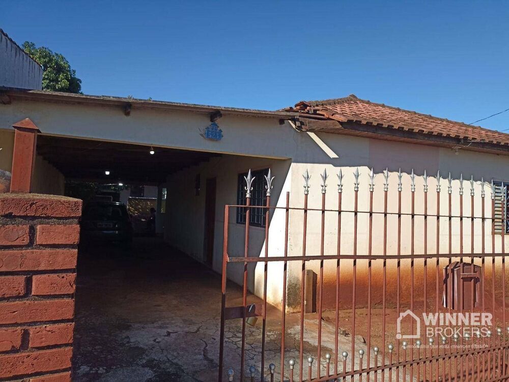 Casa, 4 quartos, 229 m² - Foto 1