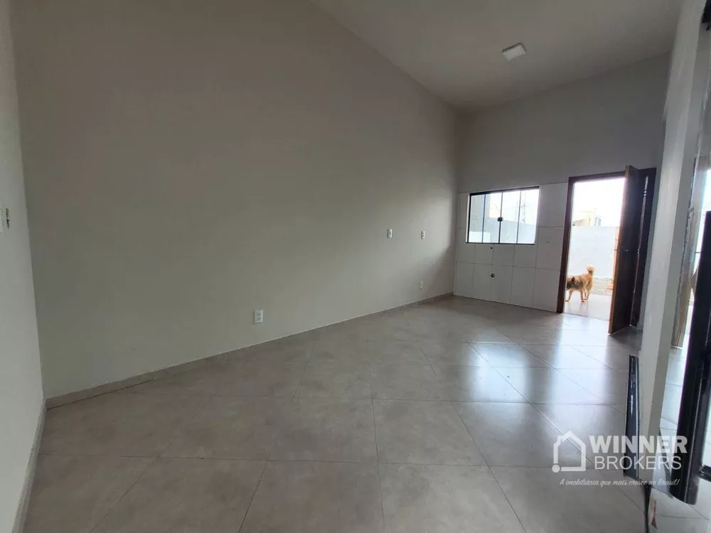 Casa à venda com 3 quartos, 68m² - Foto 4