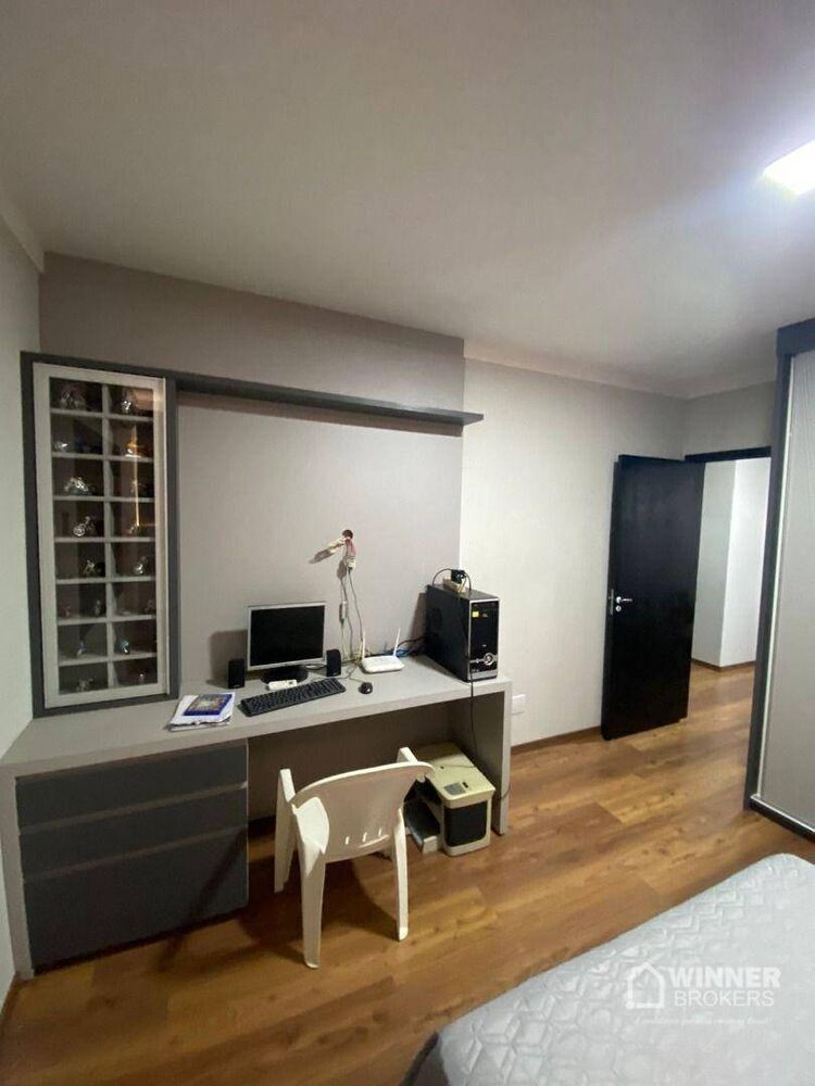 Sobrado à venda com 3 quartos, 300m² - Foto 2