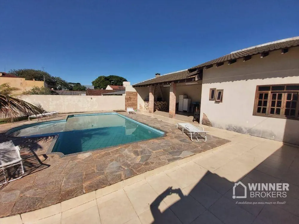 Sobrado, 4 quartos, 445 m² - Foto 1