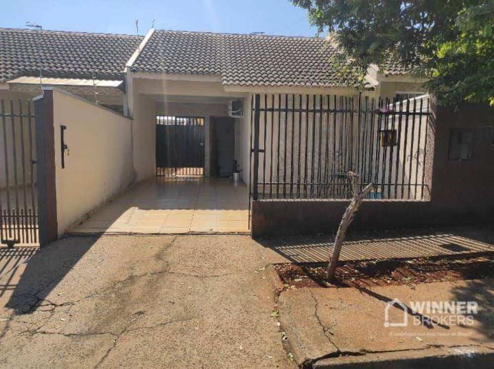 Casa à venda com 3 quartos, 75m² - Foto 1