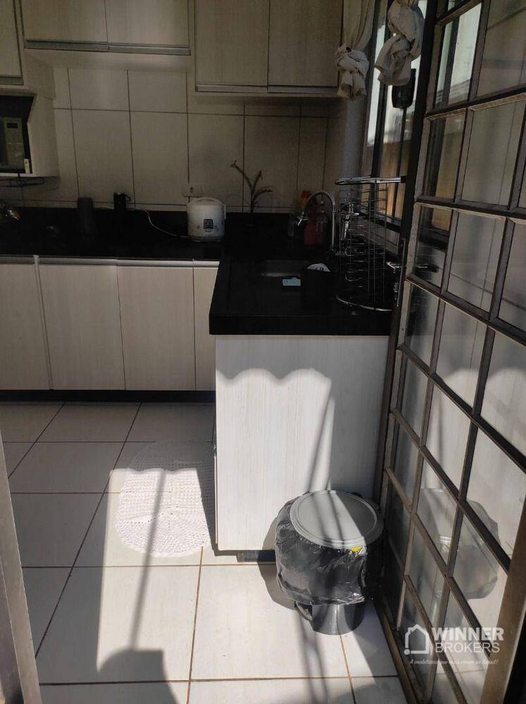 Casa à venda com 3 quartos, 75m² - Foto 8