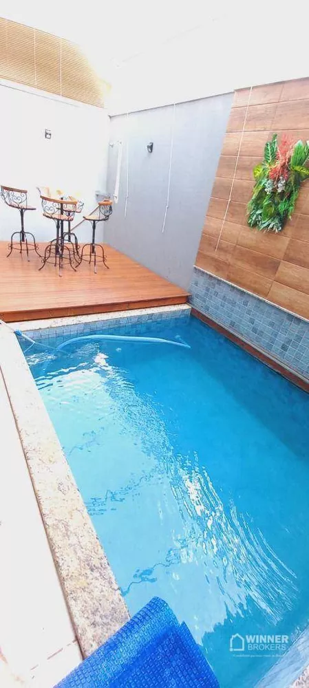 Sobrado à venda com 3 quartos, 211m² - Foto 1