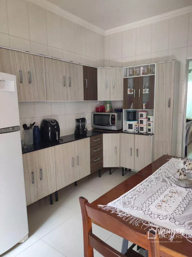 Casa à venda com 4 quartos, 108m² - Foto 3