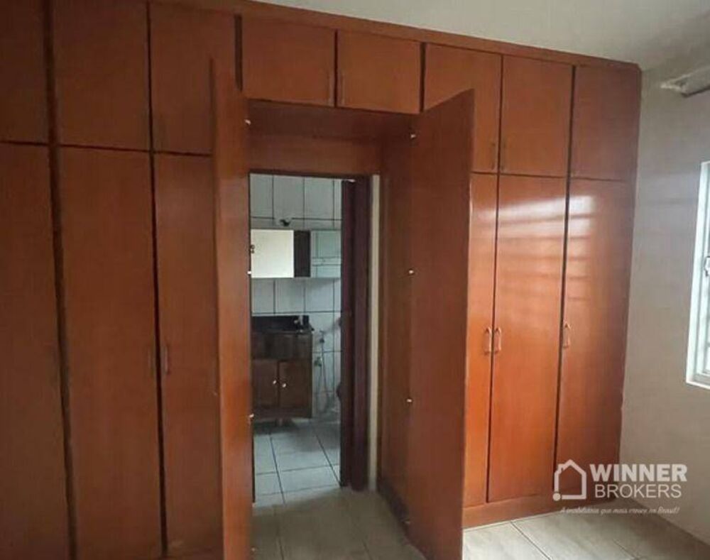 Casa à venda com 5 quartos, 220m² - Foto 4