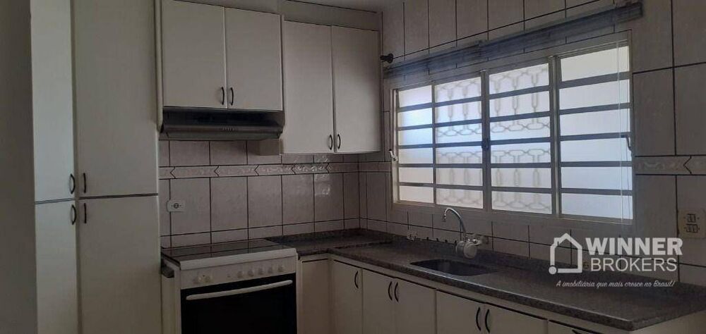 Casa à venda com 5 quartos, 220m² - Foto 8