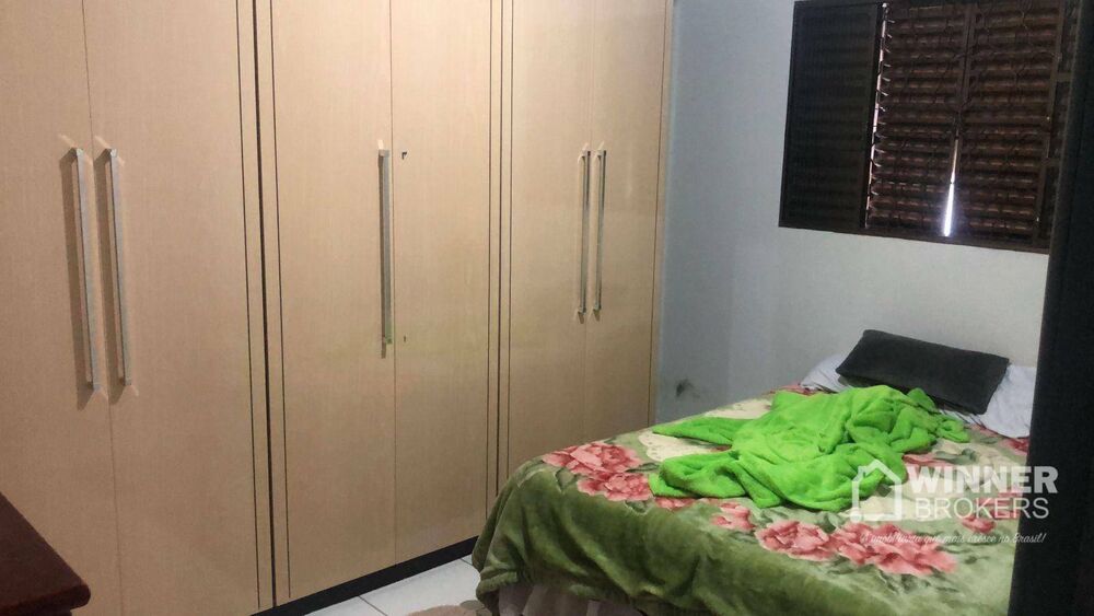 Casa à venda com 2 quartos, 70m² - Foto 5