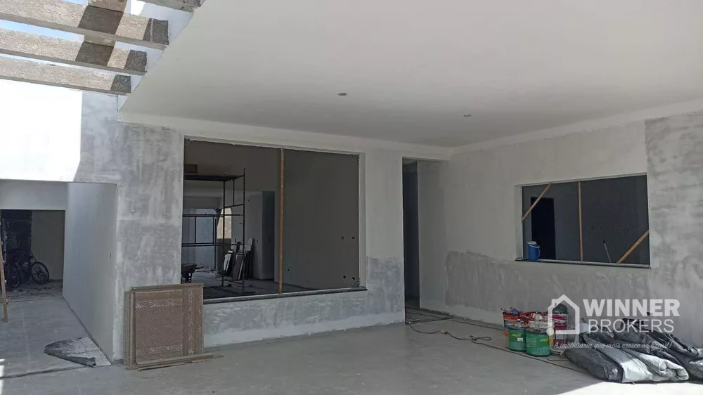 Casa à venda com 3 quartos, 210m² - Foto 4