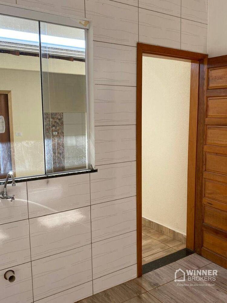 Casa à venda com 3 quartos, 105m² - Foto 2