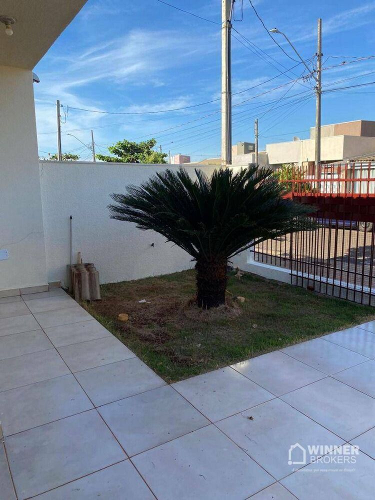 Casa à venda com 3 quartos, 105m² - Foto 1