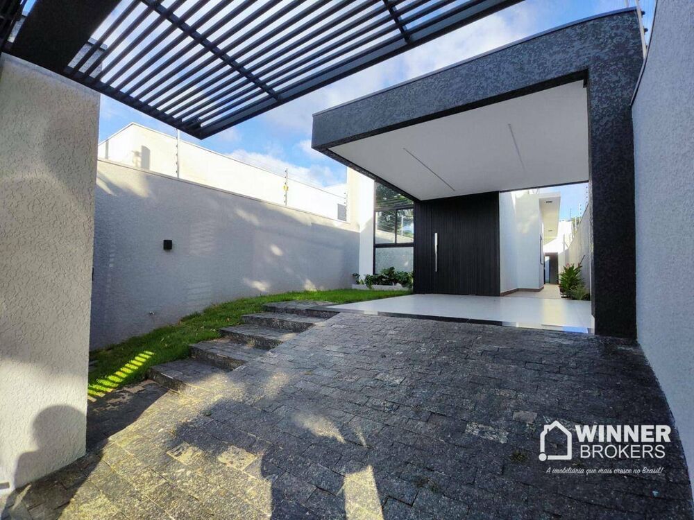Casa à venda com 3 quartos, 124m² - Foto 1