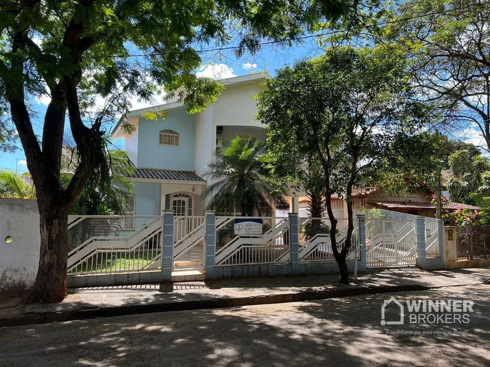 Sobrado à venda com 3 quartos, 248m² - Foto 2