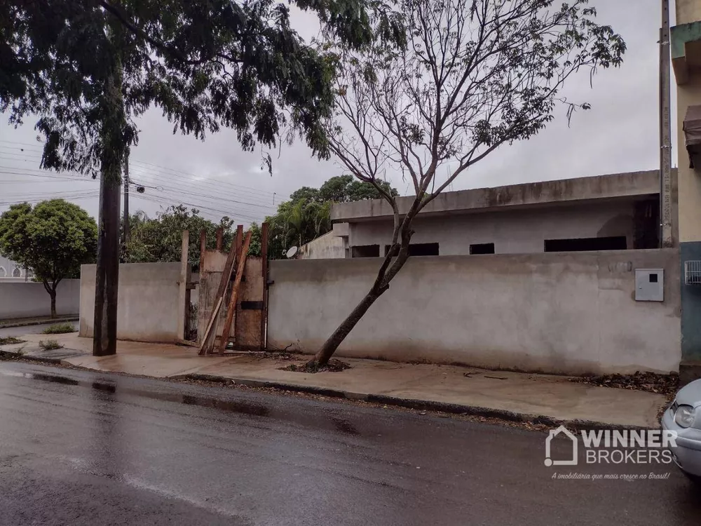 Casa à venda com 2 quartos, 60m² - Foto 1