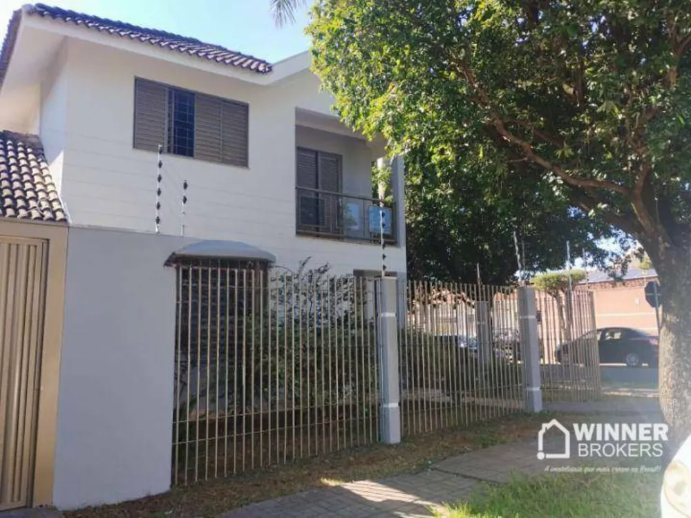 Sobrado, 3 quartos, 243 m² - Foto 1