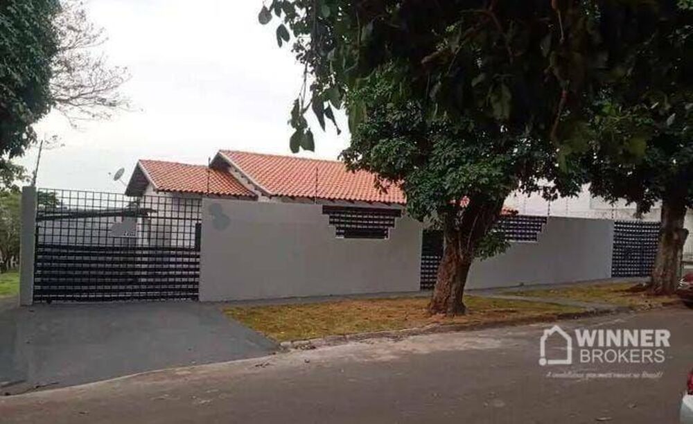Casa à venda com 3 quartos, 157m² - Foto 1