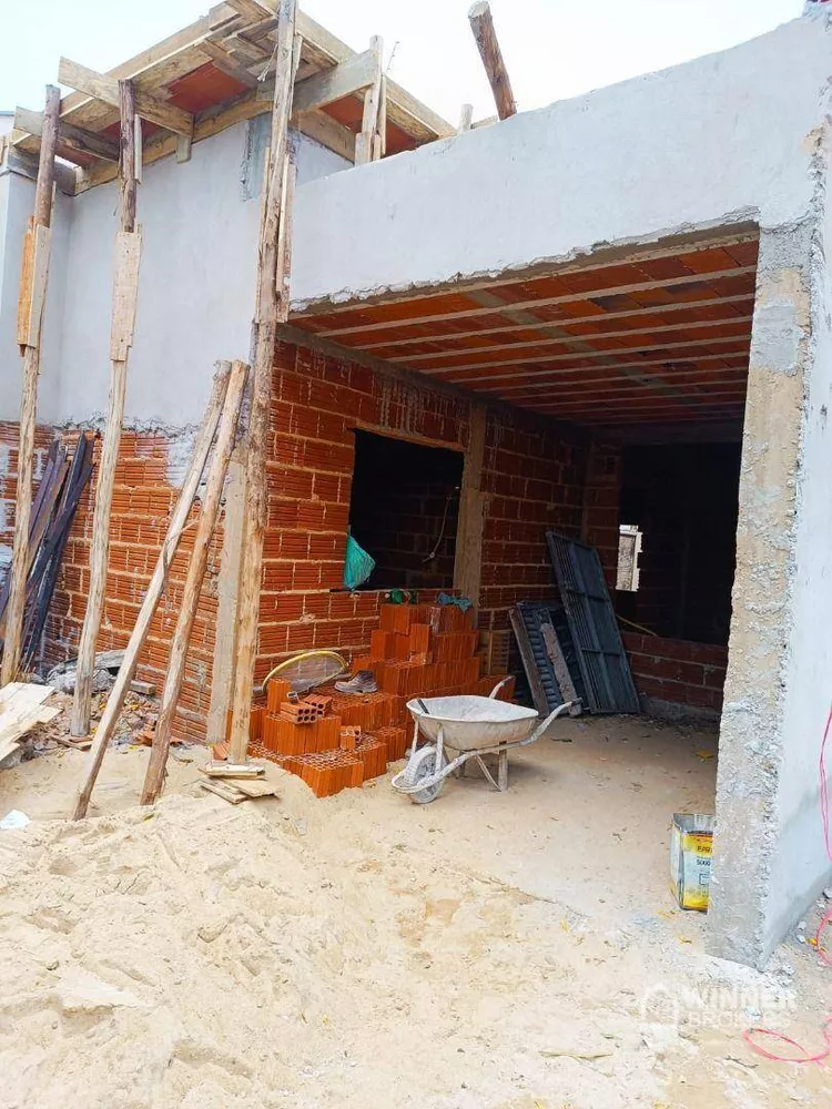 Casa à venda com 3 quartos, 100m² - Foto 4