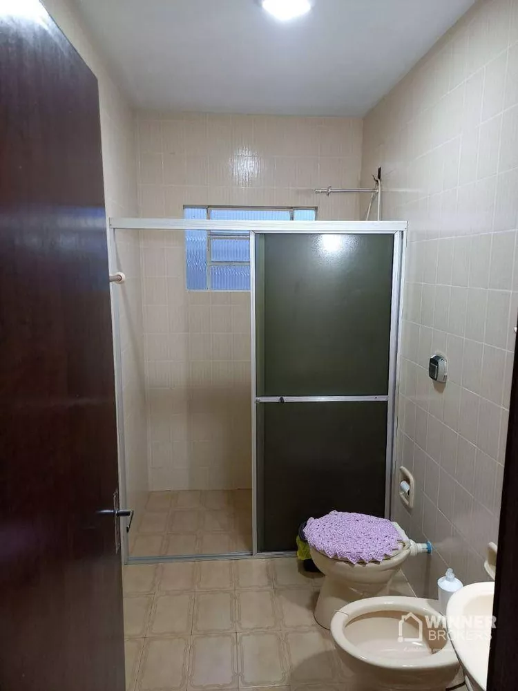 Casa à venda com 4 quartos, 250m² - Foto 2